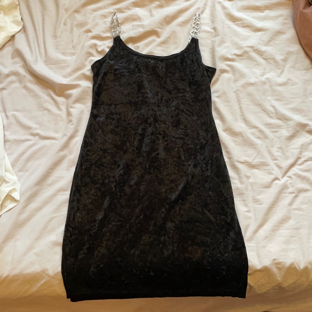 Vintage black velvet and embroidered chain dress - Picture 2 of 6